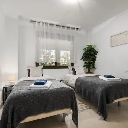Casares Costa Gem: 2br With Pool